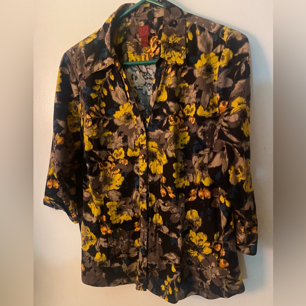 212 Collection Floral Button-Up Stretch Blouse 97% Cotton 3% Spandex. XL…